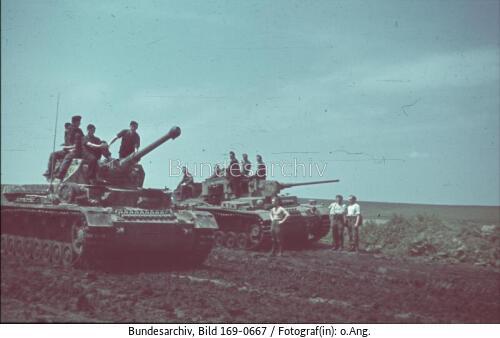 Russland, bei Stalingrad, Panzer IV und III
