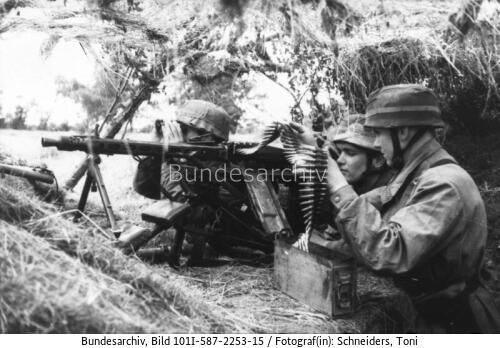 Normandie, Fallschirmjäger des FJR 6 mit MG 42
