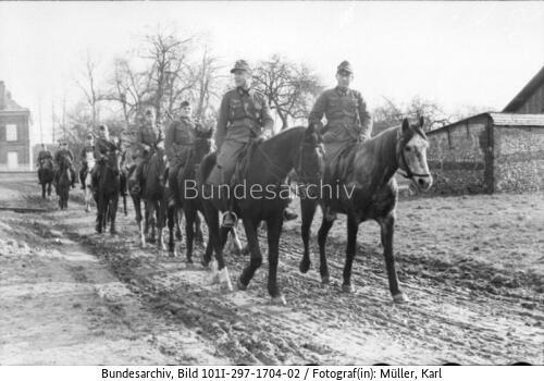 Im Westen, Soldaten zu Pferd