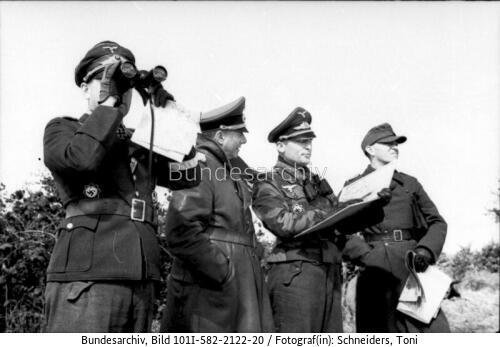 Frankreich, Offiziere bei Besprechung