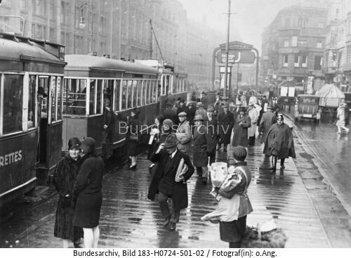 Berlin, Straßenbahnhaltestelle Alexanderstraße