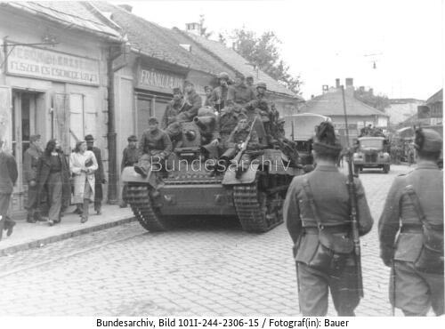 Ungarn, Tokaj, Rückzug, Panzer 41M Turan