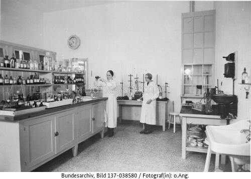 Laboratorium im Deutschen Hospital in Peking