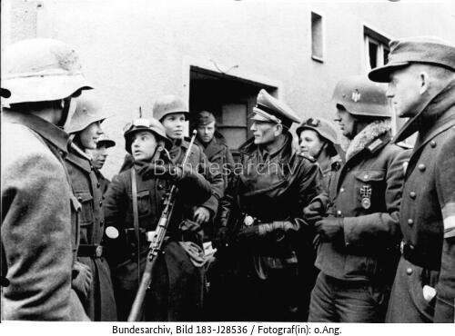Volkssturm, Einsatz einer Hitler-Jugend-Kompanie