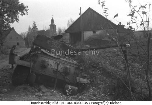 Nemmersdorf (Ostpreußen), russischer Panzer T34