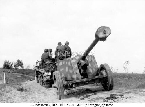 Russland, Zugkraftwagen mit 7,5cm-Pak