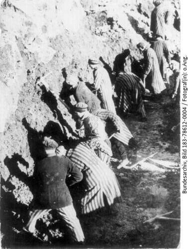 KZ Sachsenhausen, Häftlinge bei Erdarbeiten