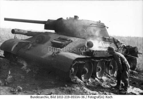 Russland, bei Pokrowka, russischer Panzer T34