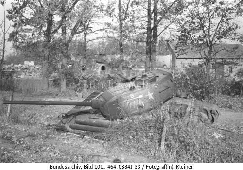 Nemmersdorf (Ostpreußen), russischer Panzer T34