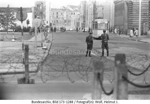 Berlin, Mauerbau, Stacheldraht