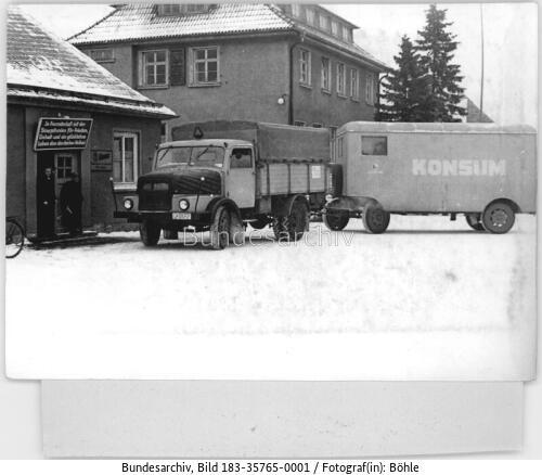 Hörselgau, Verkaufswagen vor VEB Gothania