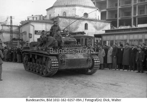 Bulgarien, Panzer III in Stadt, Zivilbevölkerung