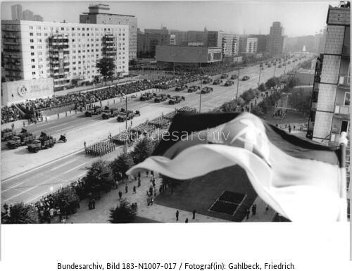 Berlin, 25. DDR-Jahrestag, Parade