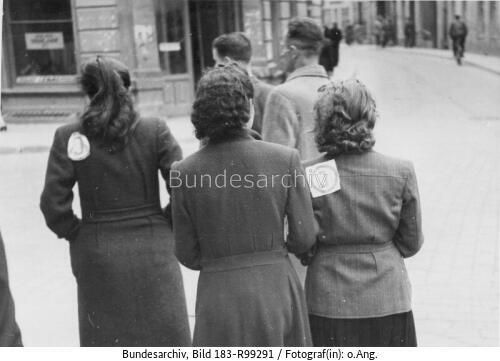 Wilna, Frauen mit Juden-Kennzeichen