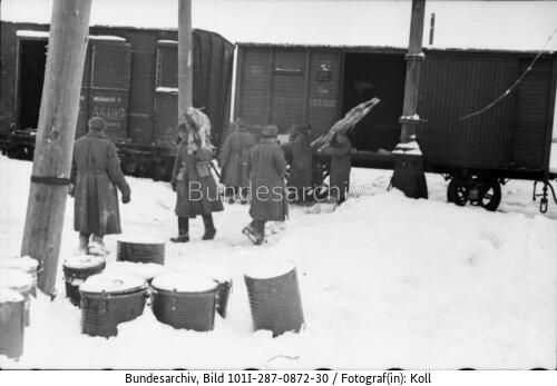 Russland, bei Orel, Verpflegungstransport
