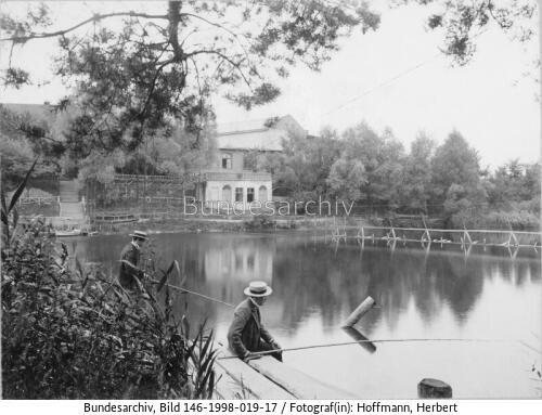 Berlin, Angler am Halensee