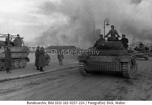Bulgarien, Parade von Panzer III, General