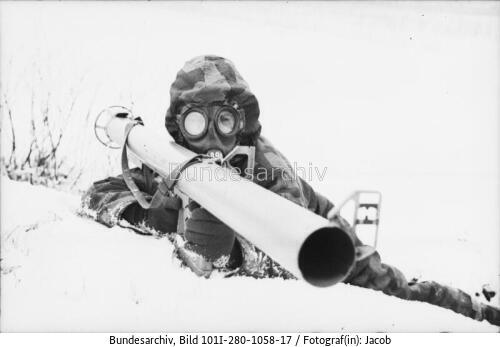 Russland, Soldat mit Raketenpanzerbüchse