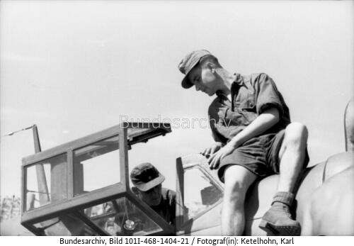 Italien, Flugzeug Me 109 auf Feldflugplatz
