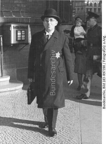 Berlin (?), Mann mit Judenstern