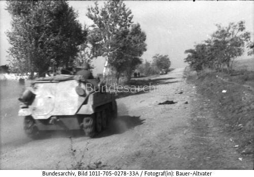 Russland, Soldaten auf Schützenpanzer