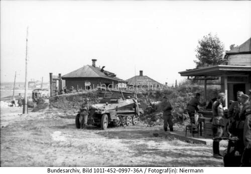 Russland, Funkpanzerwagen, Soldaten
