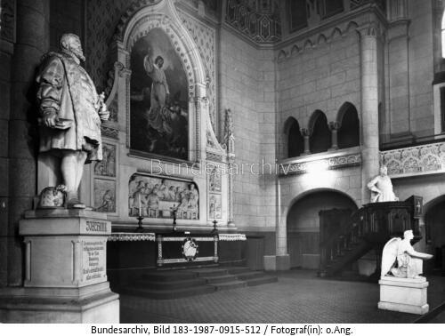 Berlin, Zwinglikirche, Standbilder