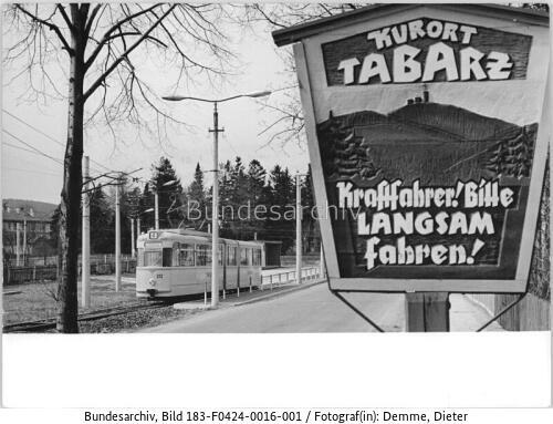 Tabarz, Thüringerwaldbahn, Hinweisschild