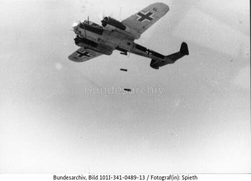 Frankreich, Flugzeug Dornier Do 17