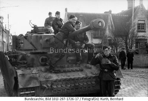 Im Westen, Panzer IV der Waffen-SS