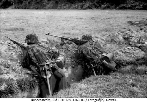 Im Osten, Reg. "Hermann Göring", PzB 38/39