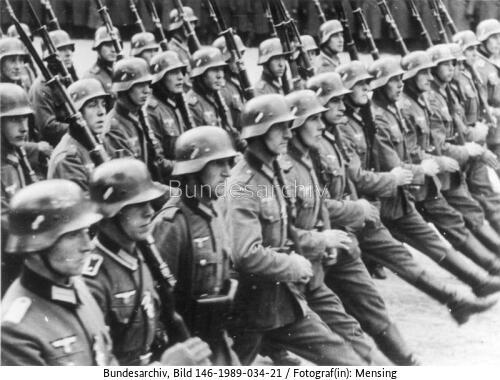 Warschau, Parade vor Adolf Hitler