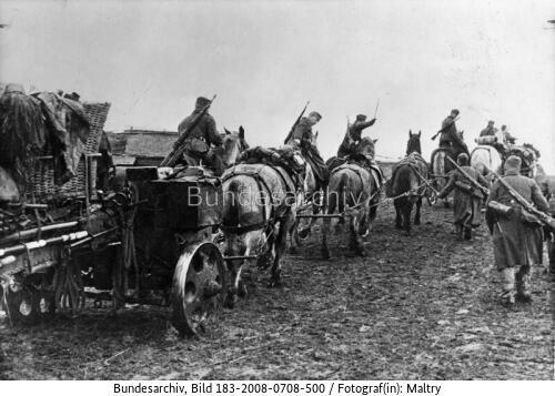 Russland, bei Wjasma, bespannte Artillerie