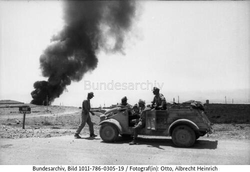 Tobruk, Soldaten in VW-Kübelwagen