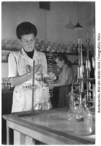 Porzellan-Manufaktur Meissen, Laborantin