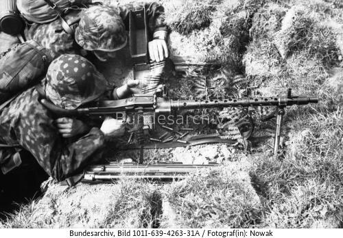 Im Osten, Reg. "Hermann Göring", MG 34