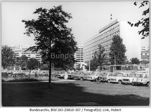 Berlin, Franz-Mehring-Platz, Verlagsgebäude "Neues Deutschland"