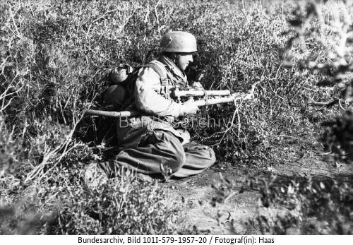 Italien, Fallschirmjäger in Stellung