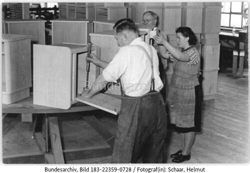 Zeulenroda, Möbelfabrik, Montage