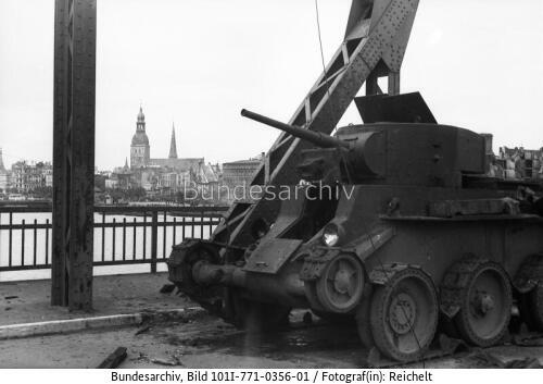Lettland, zerstörter sowjetischer Panzer