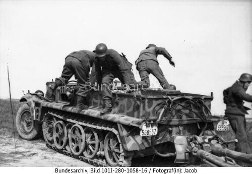 Russland, Zugkraftwagen mit 7,5cm-Pak