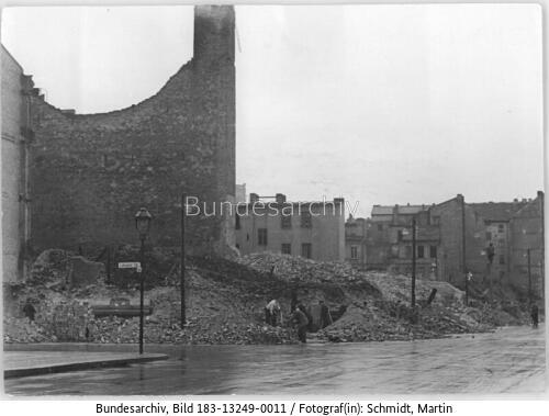 Berlin, Palisadenstraße, Trümmer