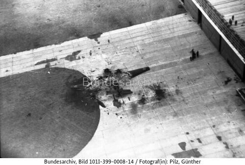 Norwegen, zerstörtes Flugzeug Ju 52