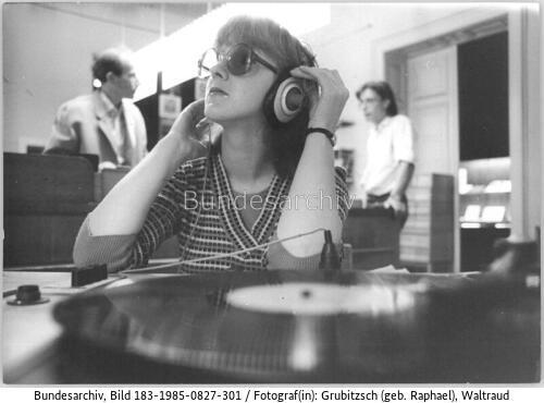 Leipzig, Musikbibliothek, Nutzerin