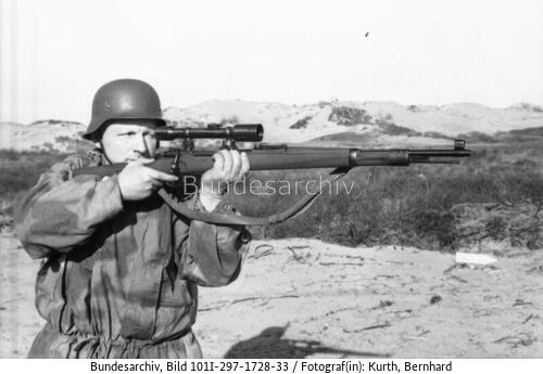 Im Westen, Scharfschütze mit Gewehr