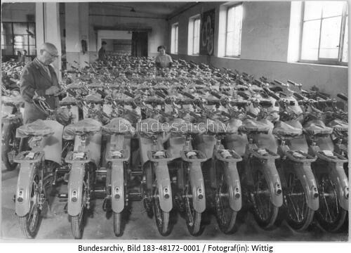 Suhl, Fahrzeug- und Gerätewerk, Mopedversandlager