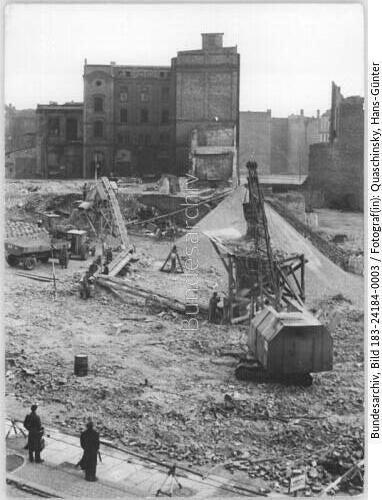Berlin, Veteranenberg, "mechanisierte Baustelle"