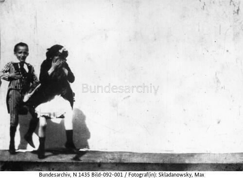 Berlin-Pankow, Italienischer Bauerntanz, Kinder