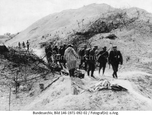 Frankreich, Chemin des Dames, Transport von Minenwerfern