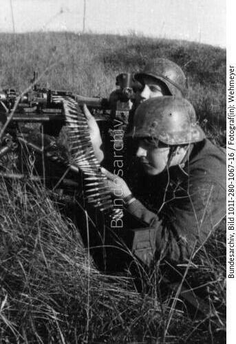 Russland, Soldaten an MG